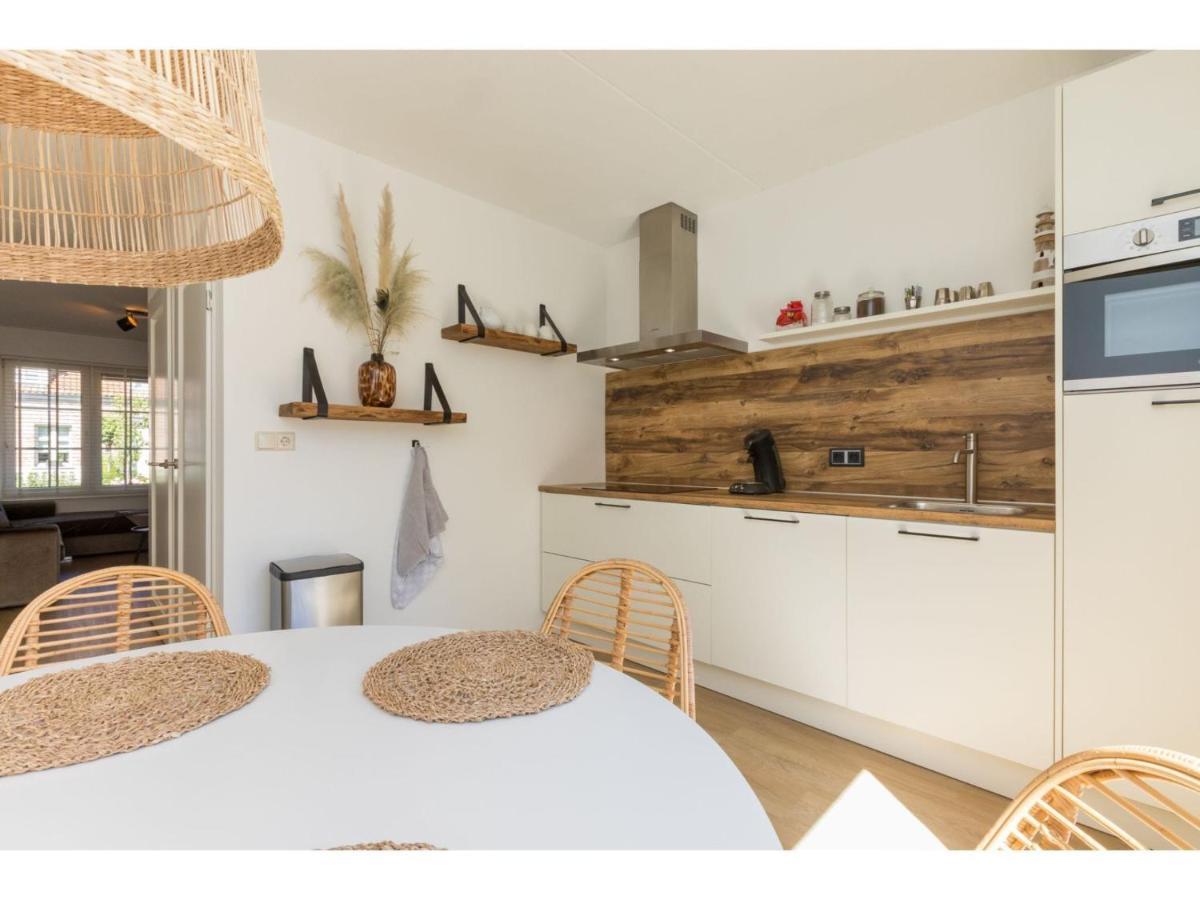 Quietly Located House Within Walking Distance Of The Beach Domburg Exterior photo